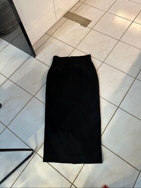 Women's Black High-Waist Pencil Skirt - Sleek Office Essential